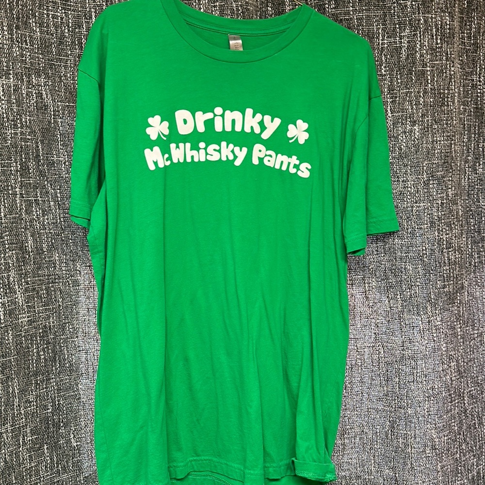 Fun St Patrick’s day shirt! “Drinky mcwhiskey pants” size L. NWOT.